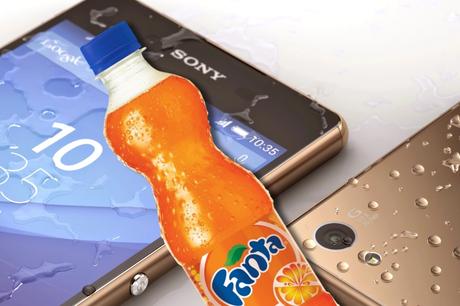 Mira lo que pasa cuando sumerges un Xperia Z3+ en fanta helada