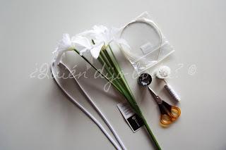 Materiales para confeccionar la diadema DiY con flor de tela