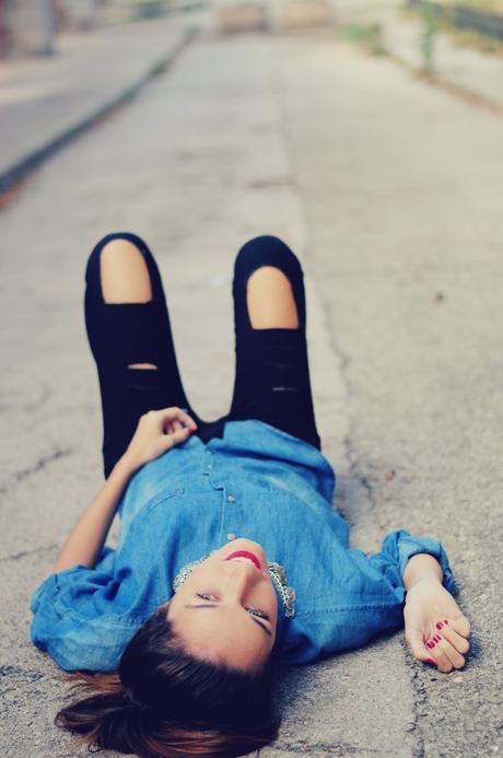 LOOK CON CAMISA VAQUERA