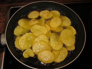 HUEVOS ROTOS CON SETAS Y FOIE