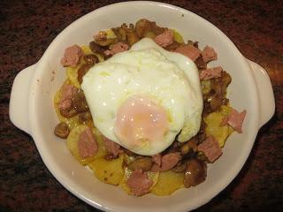 HUEVOS ROTOS CON SETAS Y FOIE