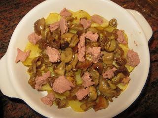 HUEVOS ROTOS CON SETAS Y FOIE