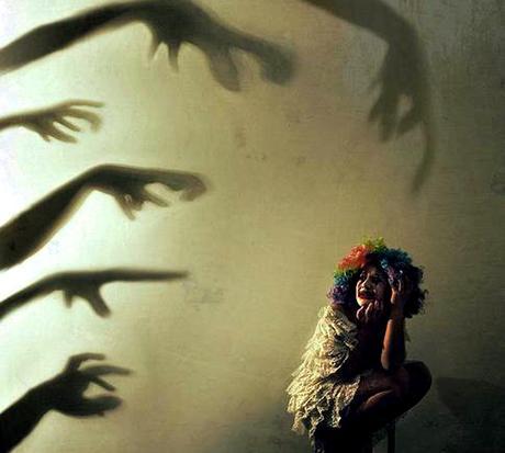 Hablando de ESQUIZOFRENIA (I Parte): Prejuicios Hablando de ESQUIZOFRENIA (I Parte): Prejuicios