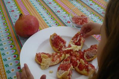 7 Estrategias para que tus hijos coman GRANADA, la fruta del tesoro.