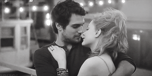 Reseña: Travis y Emily : el pasado imperfecto