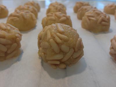 PIÑONATES O PANELLETS