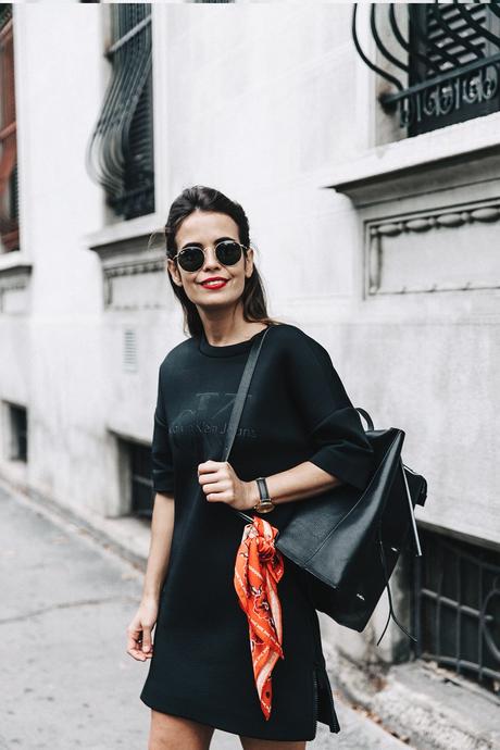 Neoprene_Dress-Calvin_Klein-Black-Backpack-Mary_Janes_Shoes-Topshop-Bandana-RayBan_Rounded_Sunnies-Outfit-Street_Style-MFW-Milan_Fashion_Week-14