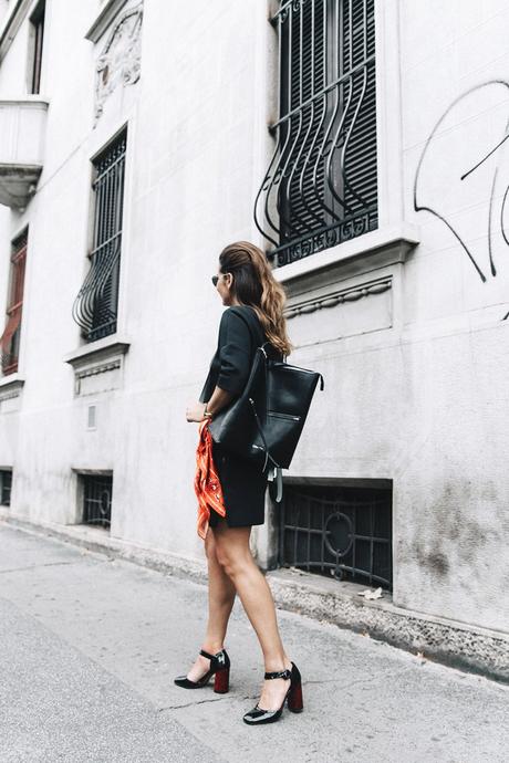 Neoprene_Dress-Calvin_Klein-Black-Backpack-Mary_Janes_Shoes-Topshop-Bandana-RayBan_Rounded_Sunnies-Outfit-Street_Style-MFW-Milan_Fashion_Week-29