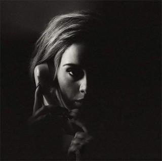 Adele estrena su single de regreso, ‘Hello’
