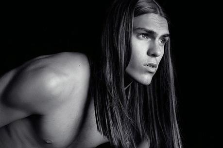 Men’s Beauty Inspiration: Long Hair for Men, the 70’s Hairstyle. glamour-narcotico-mens-beauty-inspiration-long-hair-is-a-new-thing-long-hair-for-men (4)