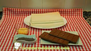 Napolitanas de hojaldre rellenas de chocolate