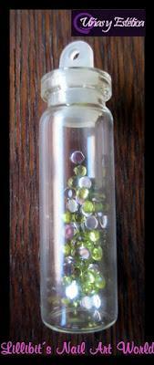 Manicura en colaboración con Uñas y Estética (cursos y productos para uñas)