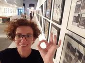 sobreprotege monarquía?