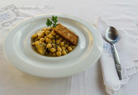 Garbanzos con bacalao