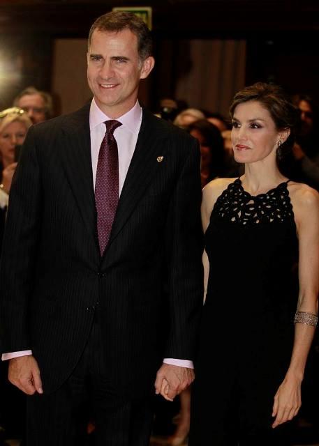 Reina Letizia en Asturias. Vota por su mejor estilismo