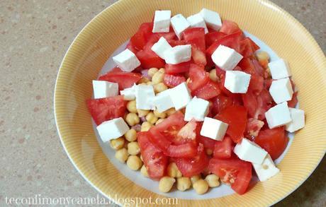 ENSALADA DE GARBANZOS CON AJEDREA