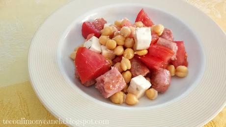 ENSALADA DE GARBANZOS CON AJEDREA