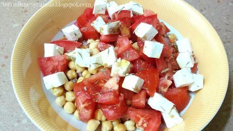 ENSALADA DE GARBANZOS CON AJEDREA