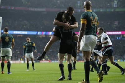 Nueva Zelanda le ganó a Sudáfrica y es el primer finalista del Mundial de rugby