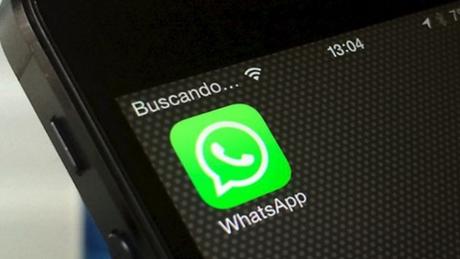 WhatsApp planea incorporar una nueva función que permitirá enviar documentos.
