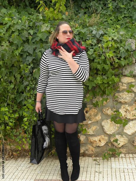 http://www.loslooksdemiarmario.com/2015/10/leggings-boots-look-curvy.html