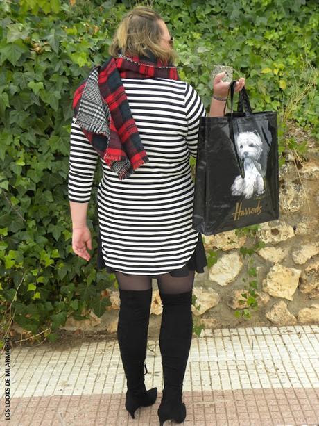 http://www.loslooksdemiarmario.com/2015/10/leggings-boots-look-curvy.html