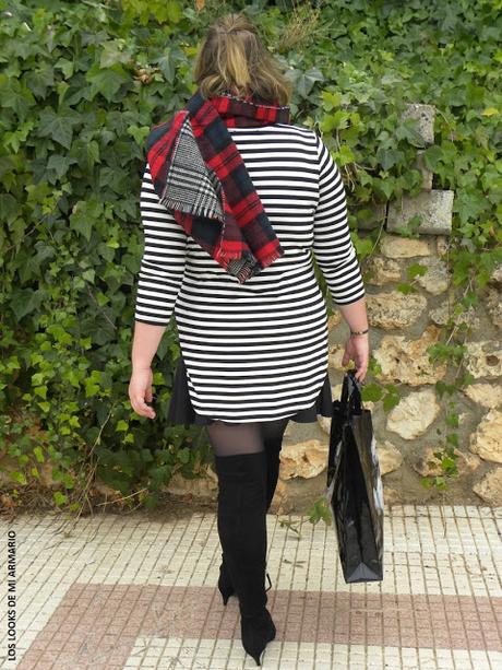 http://www.loslooksdemiarmario.com/2015/10/leggings-boots-look-curvy.html