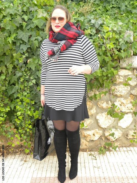 http://www.loslooksdemiarmario.com/2015/10/leggings-boots-look-curvy.html