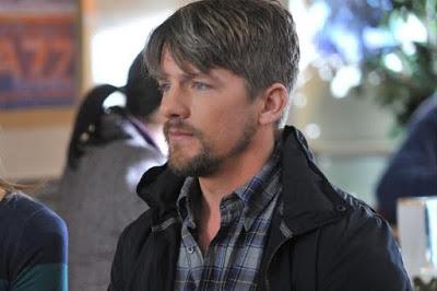 El bello, Zachary Knighton, cumple 37 años