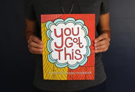 Un libro de colorear para adultos lleno de frases motivadoras