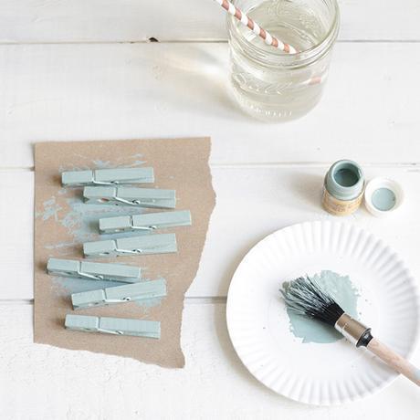 VAMOS A EMPEZAR LA SEMANA CON UN DIY: COLGADORES DE COCINA CON PINZAS DE LA ROPA VAMOS A EMPEZAR LA SEMANA CON UN DIY: COLGADORES DE COCINA CON PINZAS DE LA ROPA