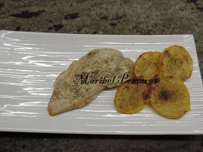 Pollo con patatas a la carbonara.