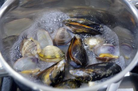 Arroz ciego de rape y marisco con alioli gratinado (paso a paso)