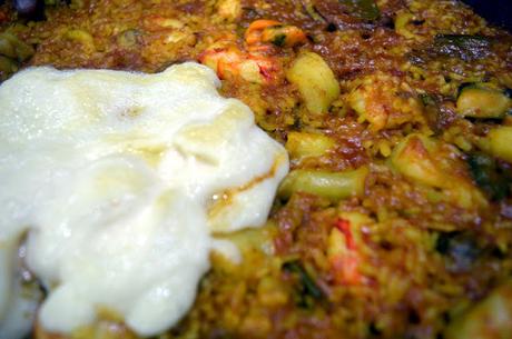 Arroz ciego de rape y marisco con alioli gratinado (paso a paso)