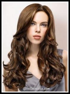 Cabello en rubio largo