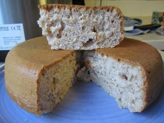 BIZCOCHO SIN HUEVO CON SMOOFRUIT DE MANZANA Y GRANADA