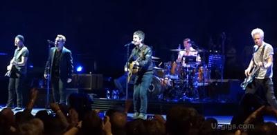 U2 tocan con Noel Gallagher en Londres 'I still haven't found what I'm looking for' y 'All you need is love'