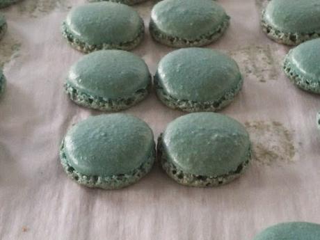 Desafío Daring Baker's octubre: Macarons.  Varias versiones