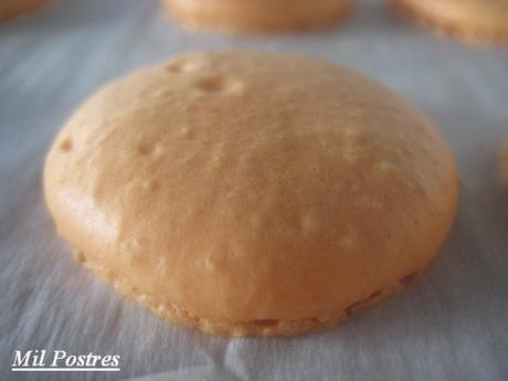 Desafío Daring Baker's octubre: Macarons.  Varias versiones