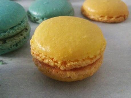 Desafío Daring Baker's octubre: Macarons.  Varias versiones