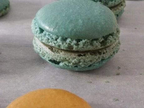 Desafío Daring Baker's octubre: Macarons.  Varias versiones