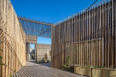 Casa de Bambu, Rustica y Moderna