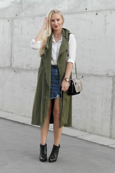 KHAKI VEST