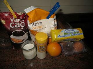 BUÑUELOS DE CACAO BAÑADOS EN LECHE