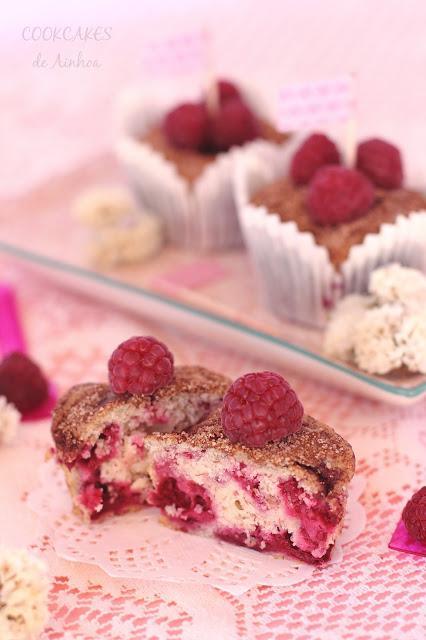 MUFFINS DE PLÁTANO Y FRAMBUESAS