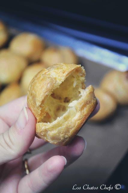 Profiteroles Craquelin rellenos de crema pastelera