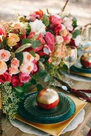 30-Gorgeous-Ways-To-Incorporate-Pomegranates-Into-Your-Wedding-Day4