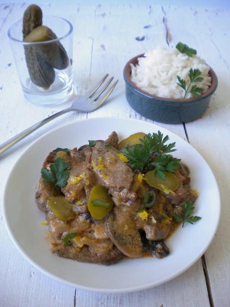 Stroganoff de ternera y arroz cocido