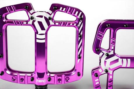 Deity presenta los nuevos pedales TMAC