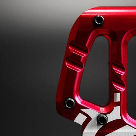Deity presenta los nuevos pedales TMAC